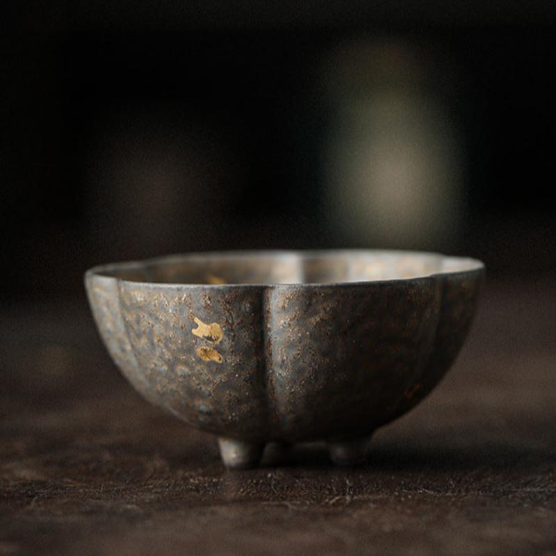 Ceramic-Polygon-Bowl-with-Golden-Flakes-tripod