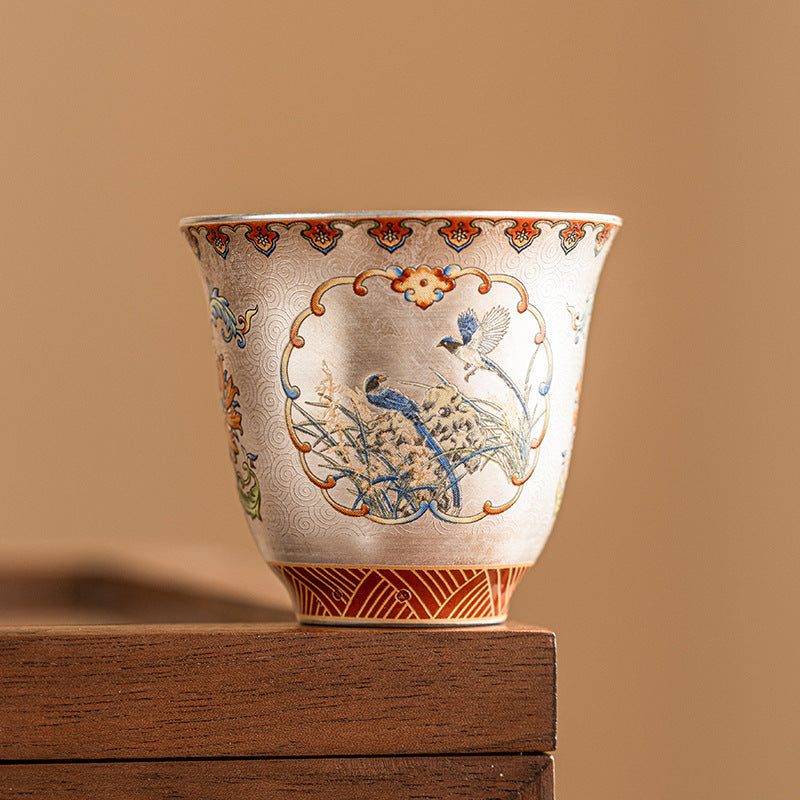 Silver-Gilt-Ceramic-Mini-Cup-with-Treasure-Floral-&-Magpies-on-edge