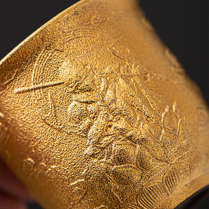 aureatoir.com-Gold-Painting-Ceramic-Cup-with-Wukong-Relief-detail